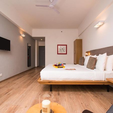 Oyo Townhouse 028 Corporate Suite Noida Exterior foto