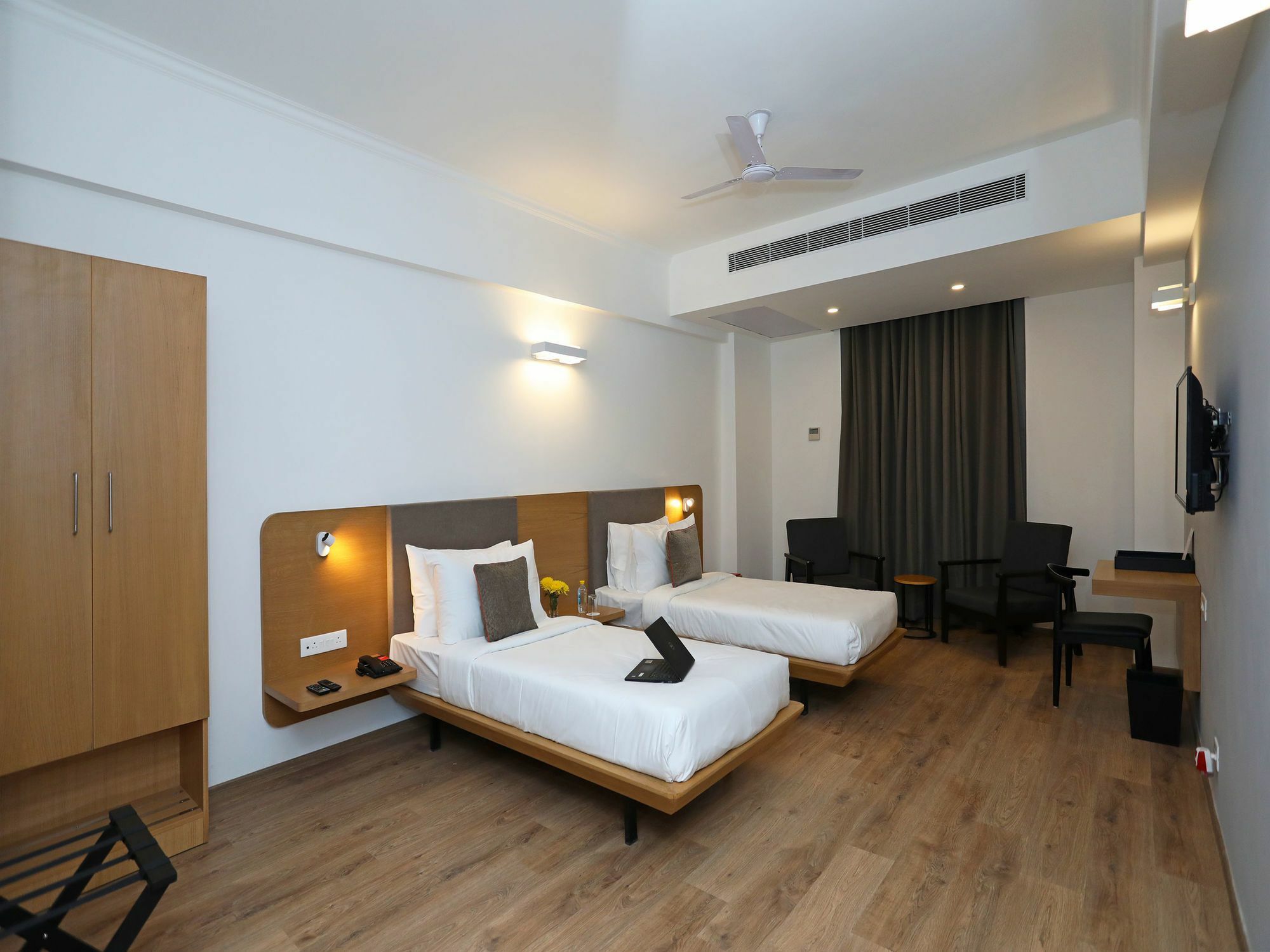 Oyo Townhouse 028 Corporate Suite Noida Exterior foto