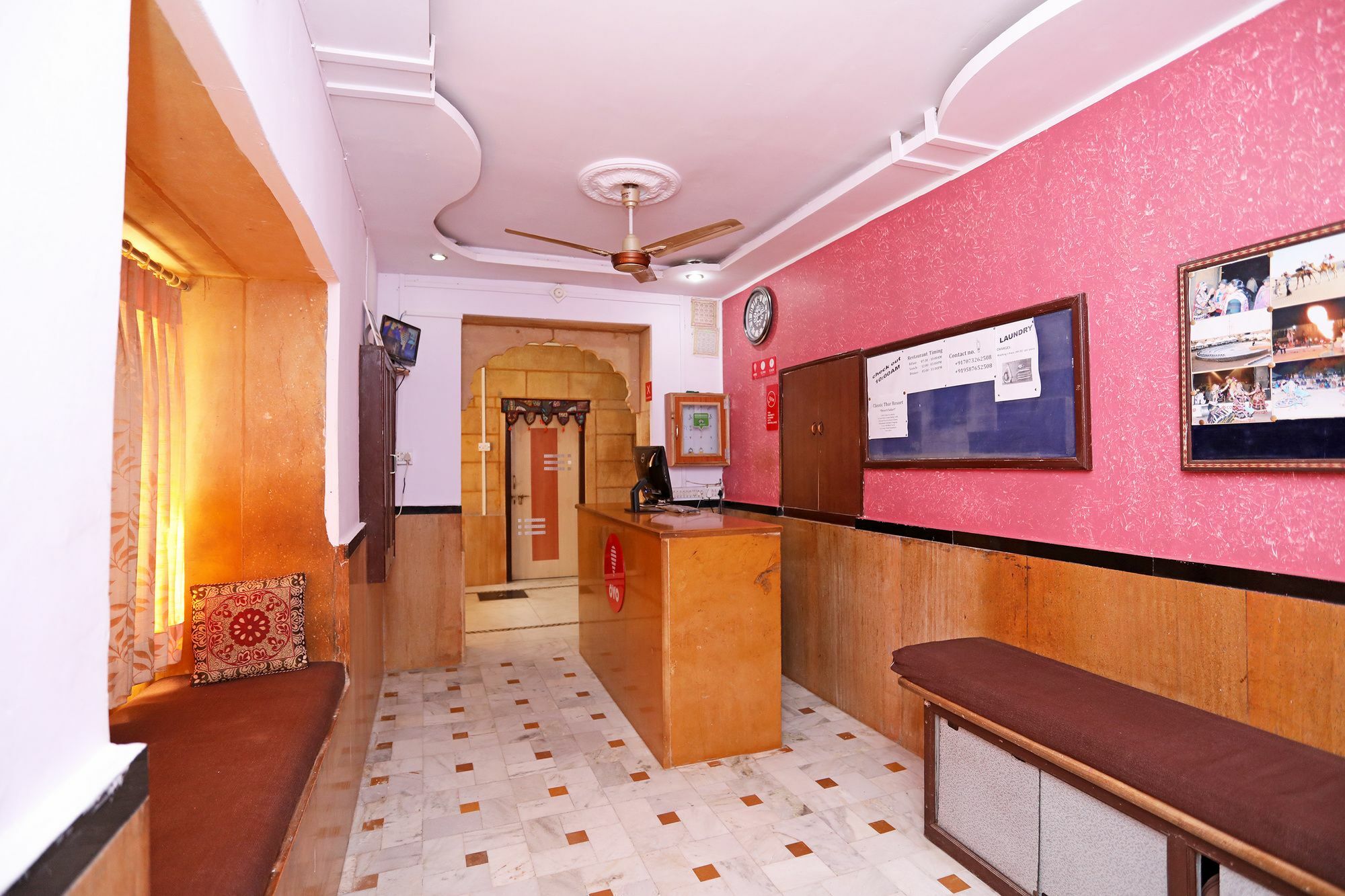 Oyo Townhouse 028 Corporate Suite Noida Exterior foto